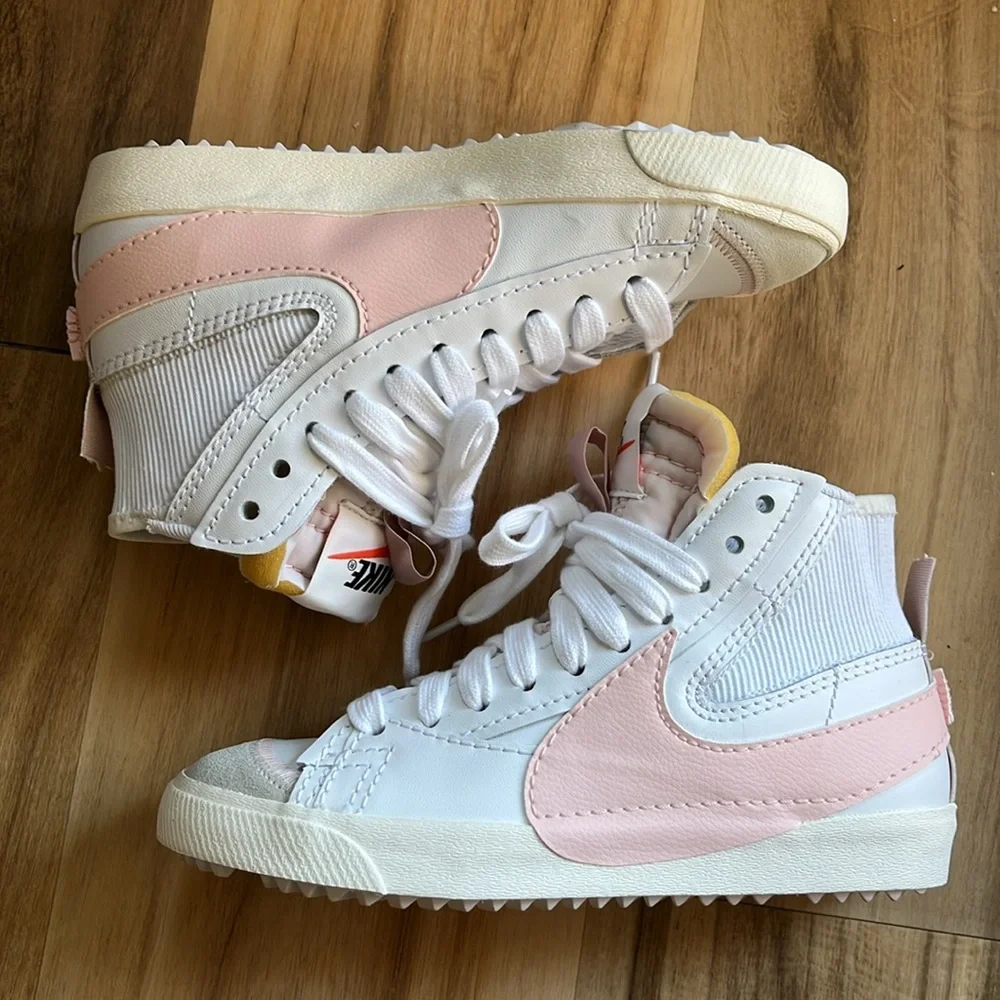 Nike Leather‎ High Top Pink And White NWOT Women’s US 8.5 UK 6